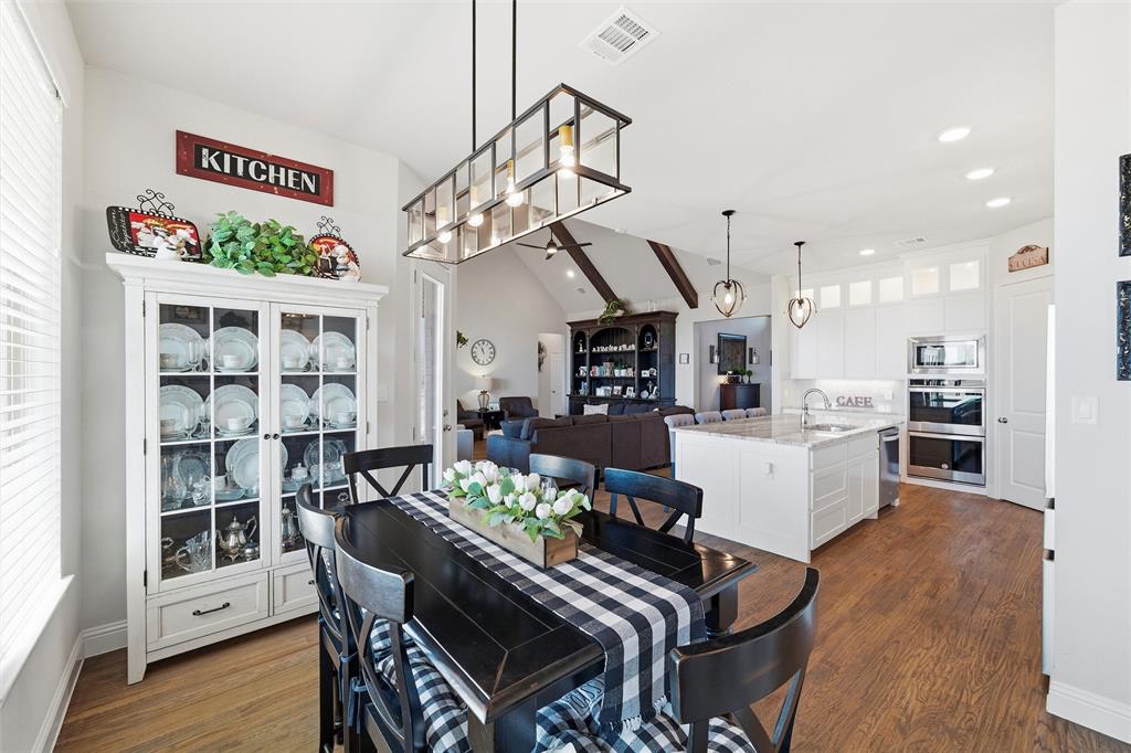 219 Columbia Court Springtown, TX 76082 - Photo 19 of 39