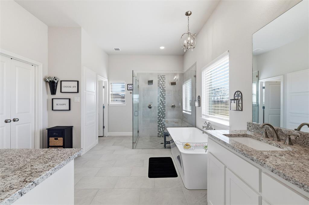 219 Columbia Court Springtown, TX 76082 - Photo 25 of 39