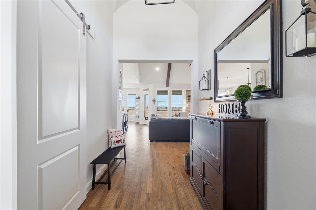 219 Columbia Court Springtown, TX 76082 - Photo 5 of 39