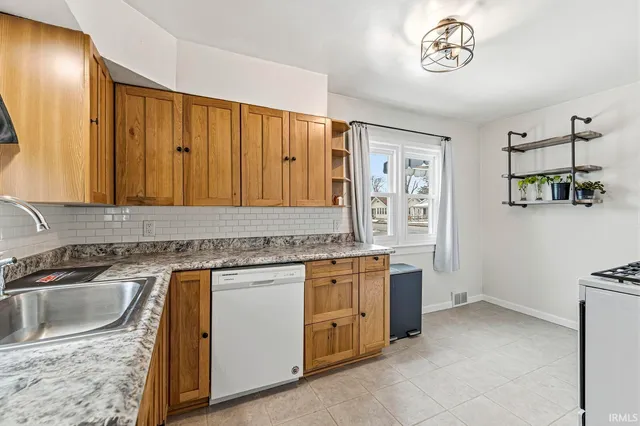 $185,000 | 102 Helen Avenue, Mishawaka, IN 46544