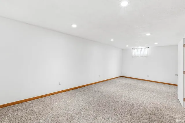 $185,000 | 102 Helen Avenue, Mishawaka, IN 46544