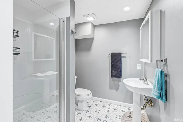 $185,000 | 102 Helen Avenue, Mishawaka, IN 46544