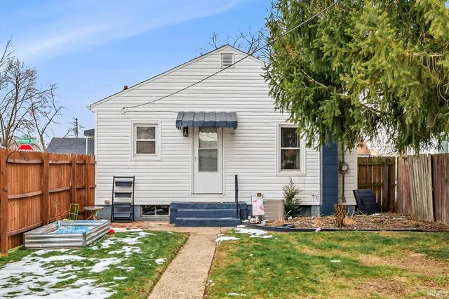 $185,000 | 102 Helen Avenue, Mishawaka, IN 46544