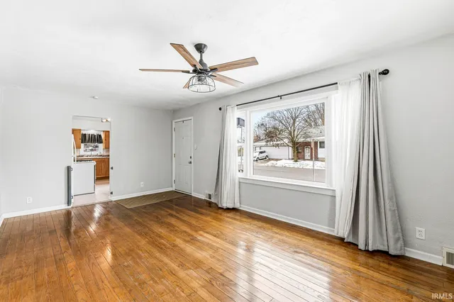 $185,000 | 102 Helen Avenue, Mishawaka, IN 46544