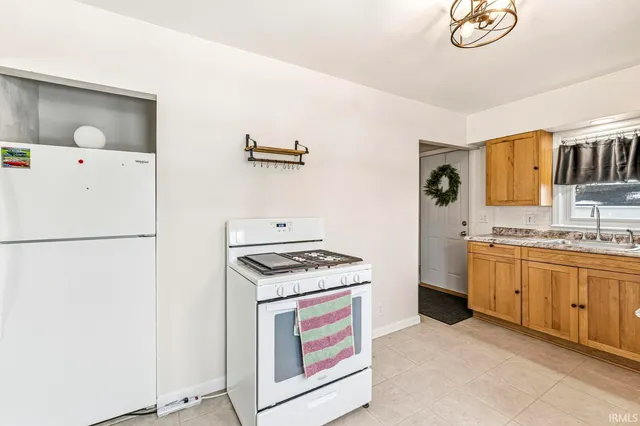 $185,000 | 102 Helen Avenue, Mishawaka, IN 46544