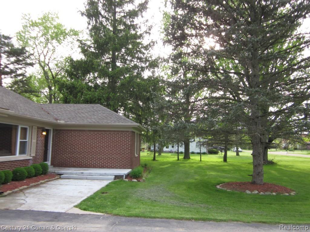 46515 Maben Road Canton, MI 48187 - Photo 24 of 56 FRONT PORCH