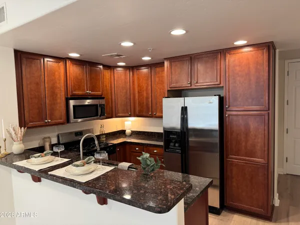 $257,700 | 5450 East Deer Valley Drive, Unit 1200, Phoenix, AZ 85054