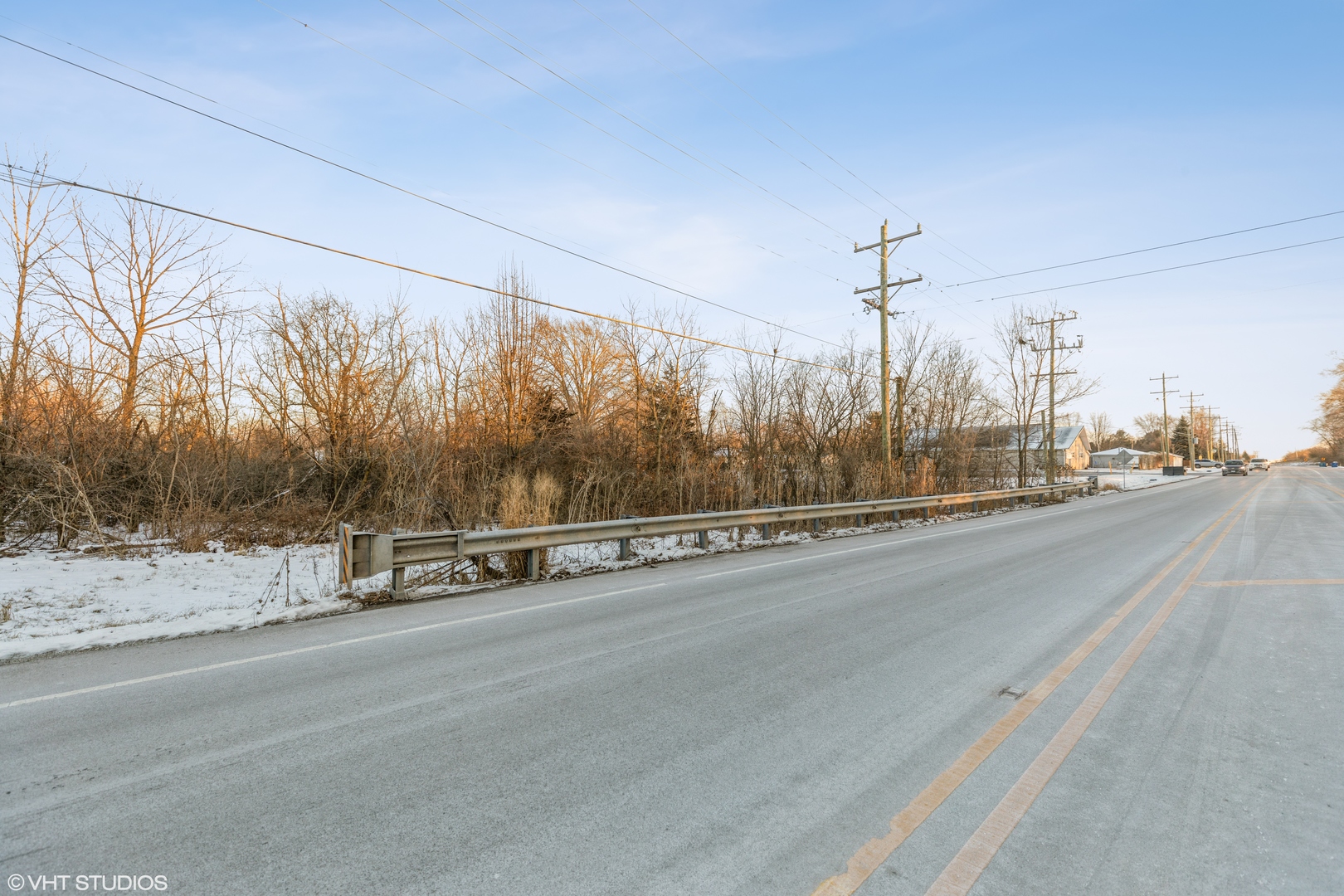 0 South Dixie Highway Crete, IL 60417 - Photo 3 of 13 a view of a road with a road sign