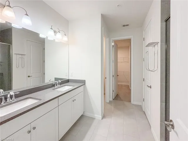 $585,000 | 4721 Arboretum Circle, Unit 201, Naples, FL 34112