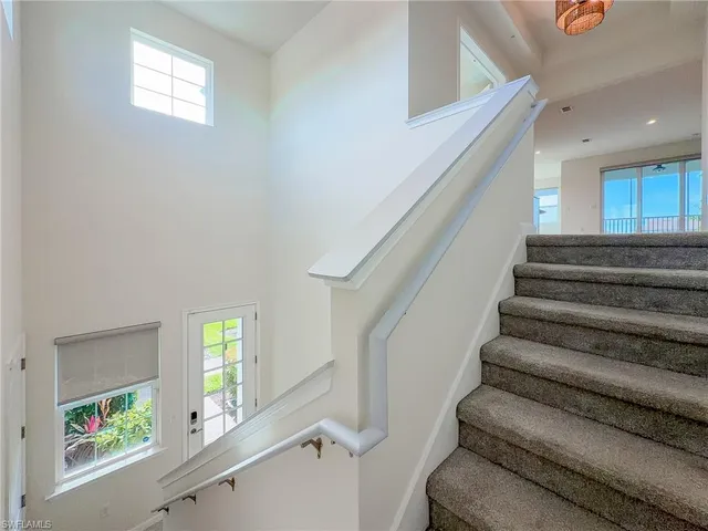 $585,000 | 4721 Arboretum Circle, Unit 201, Naples, FL 34112