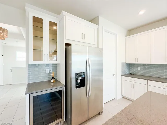 $585,000 | 4721 Arboretum Circle, Unit 201, Naples, FL 34112