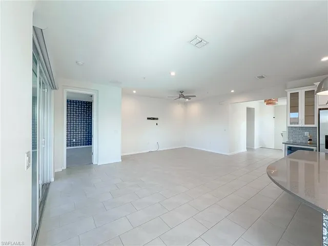 $585,000 | 4721 Arboretum Circle, Unit 201, Naples, FL 34112