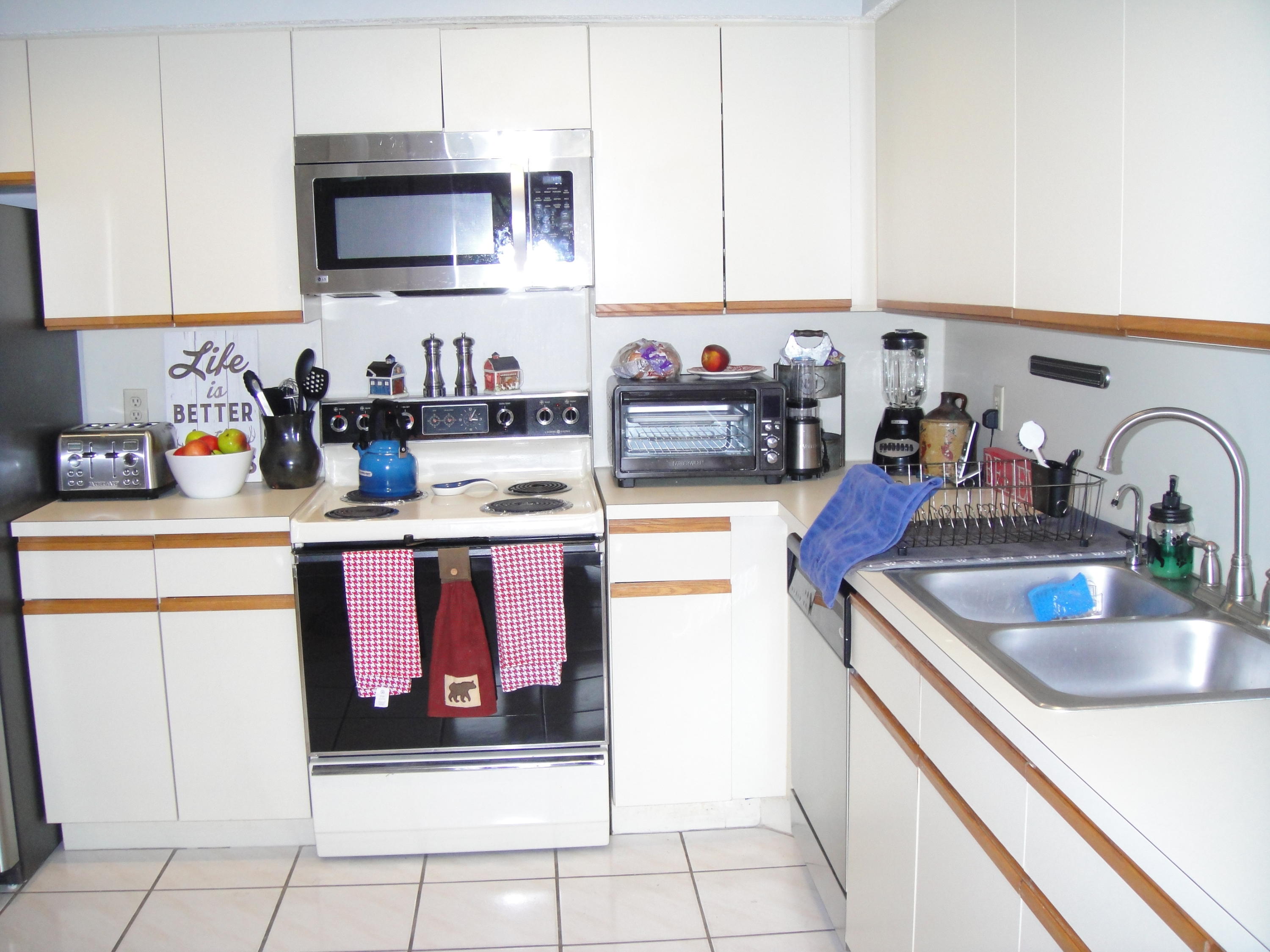 5751 Coach House Circle, Unit B Boca Raton, FL 33486 - Photo 3 of 16 Kitchen