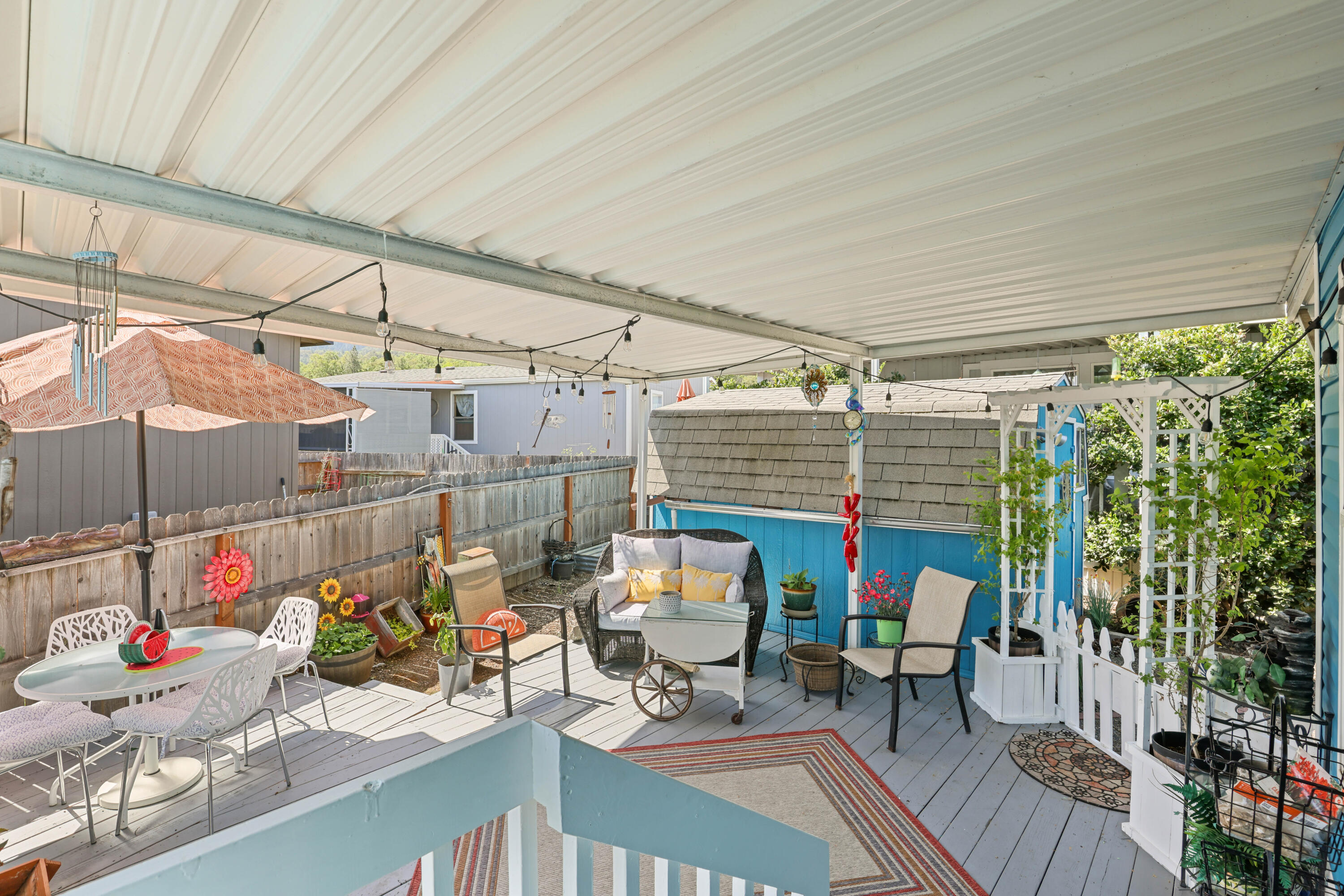 8401 Old Stage Road, Unit 54 Central Point, OR 97502 - Photo 28 of 31 second covered area/back patio