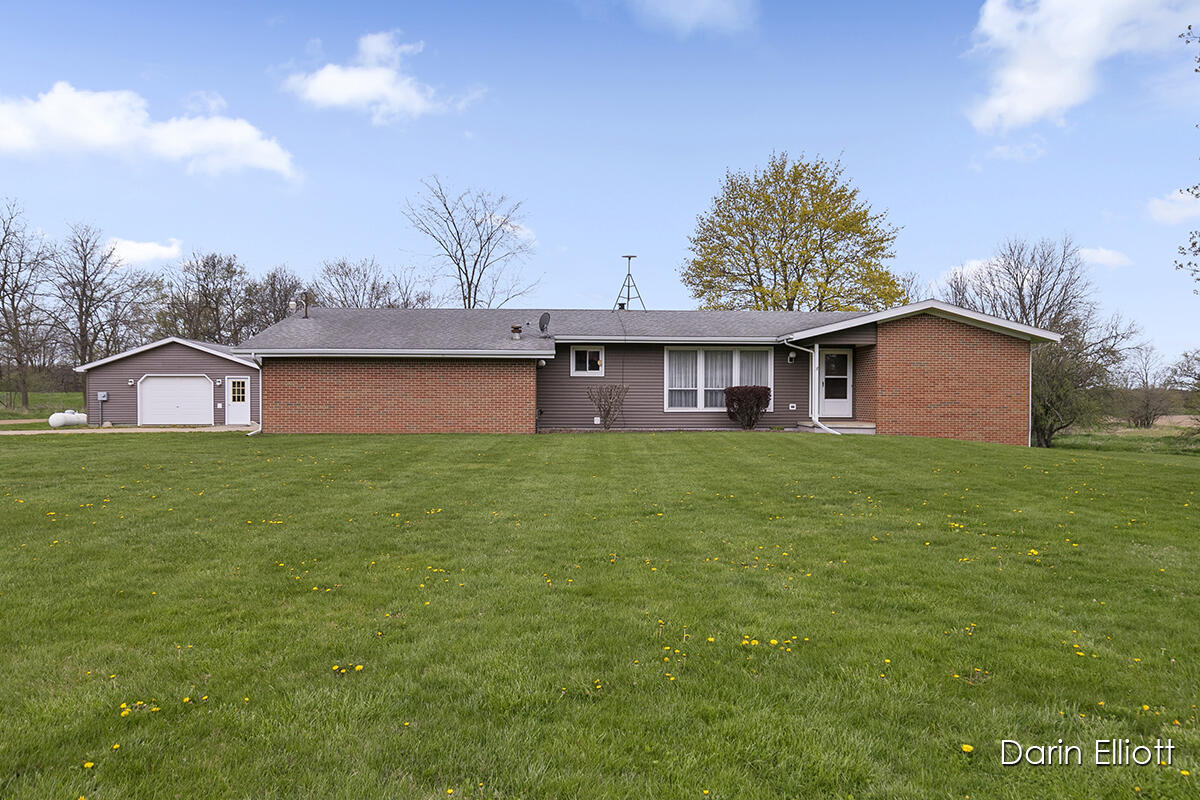 6967 Nickleplate Road Muir, MI 48860 - Photo 4 of 52 IMG_1000