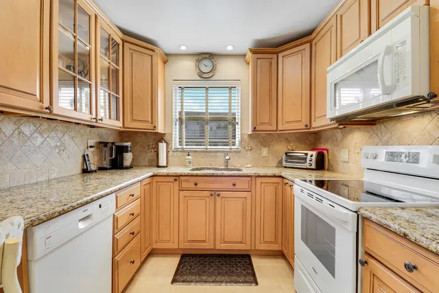 $179,000 | 2950 Southeast Ocean Boulevard, Unit 63, Stuart, FL 34996