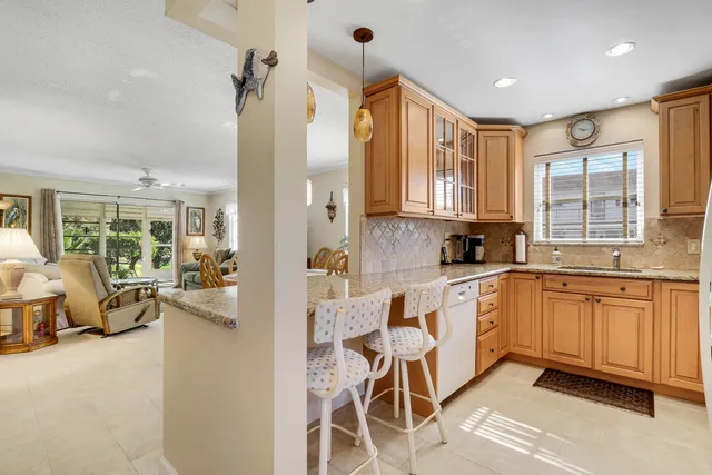 $179,000 | 2950 Southeast Ocean Boulevard, Unit 63, Stuart, FL 34996