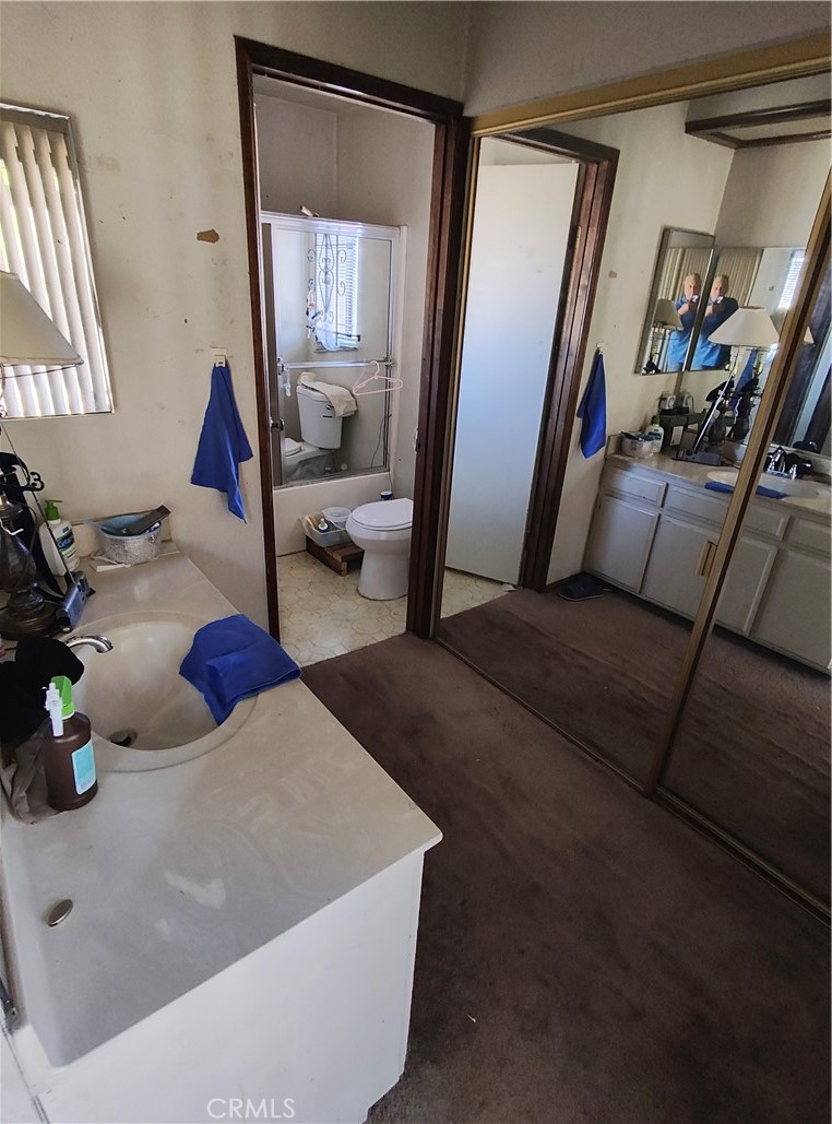 8855 Oneida Avenue Sun Valley, CA 91352 - Photo 17 of 22 a living room with furniture