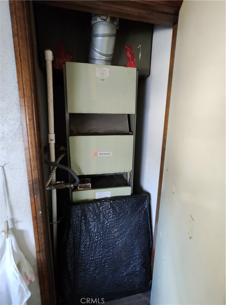 8855 Oneida Avenue Sun Valley, CA 91352 - Photo 21 of 22 a view of entryway