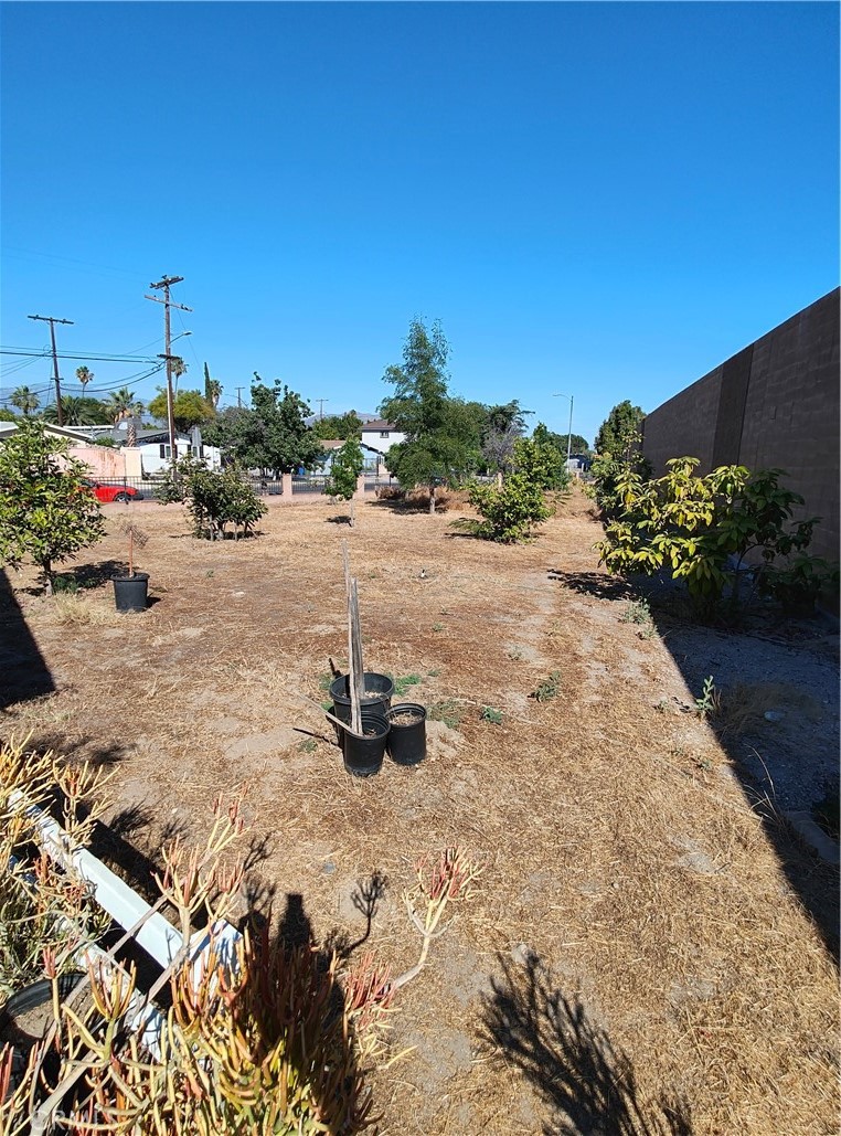 8855 Oneida Avenue Sun Valley, CA 91352 - Photo 7 of 22 a view of a ocean view