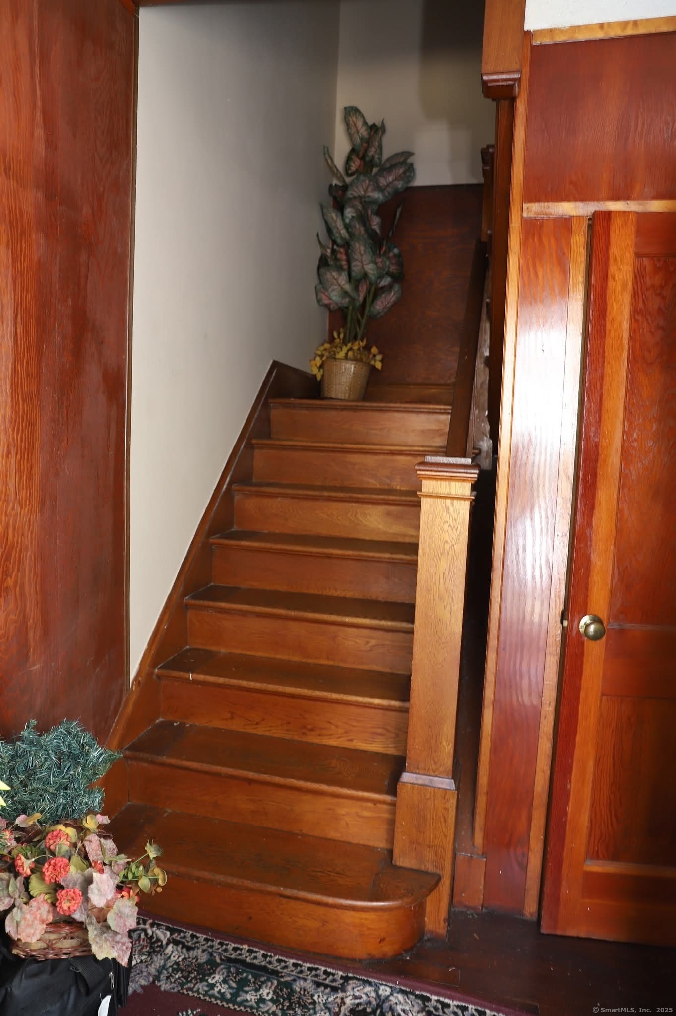 11 Pershing Street Hartford, CT 06112 - Photo 9 of 37 a view of entryway