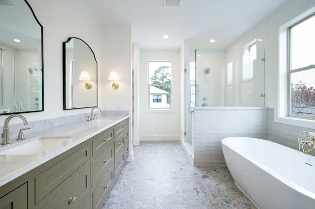 $1,749,000 | 1438 Wakefield Drive, Houston, TX 77018