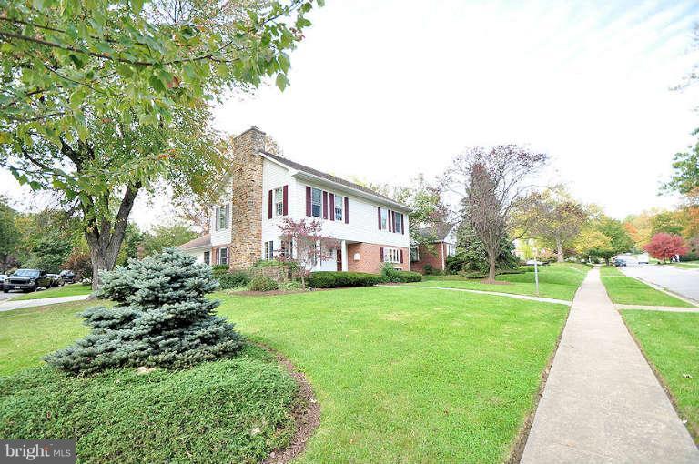 618 Piccadilly Road Towson, MD 21204 - Photo 1 of 30 Exterior (Front)