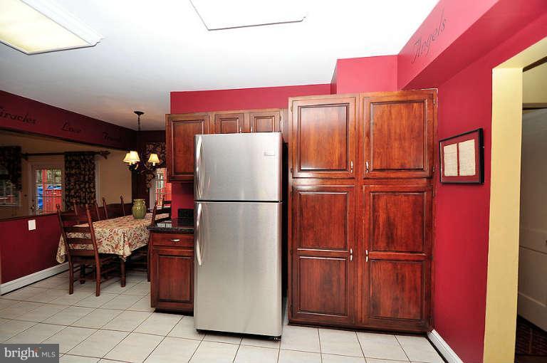 618 Piccadilly Road Towson, MD 21204 - Photo 20 of 30 Kitchen