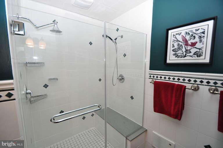 618 Piccadilly Road Towson, MD 21204 - Photo 28 of 30 Bath (Master)