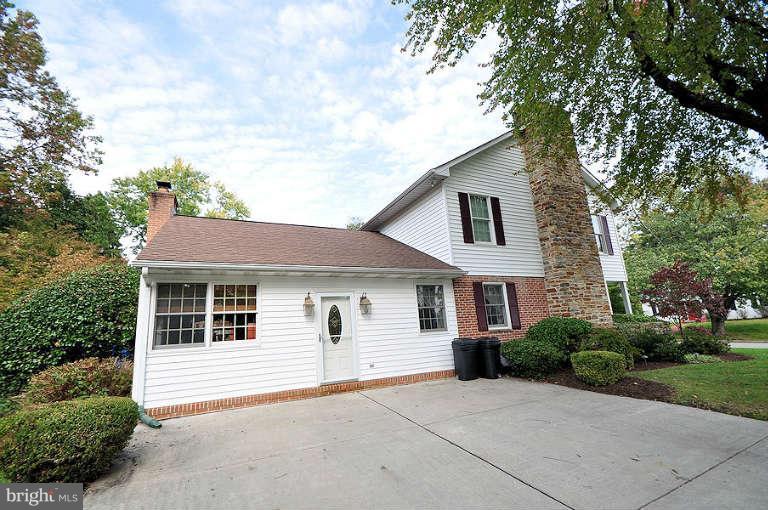 618 Piccadilly Road Towson, MD 21204 - Photo 6 of 30 Exterior (General)