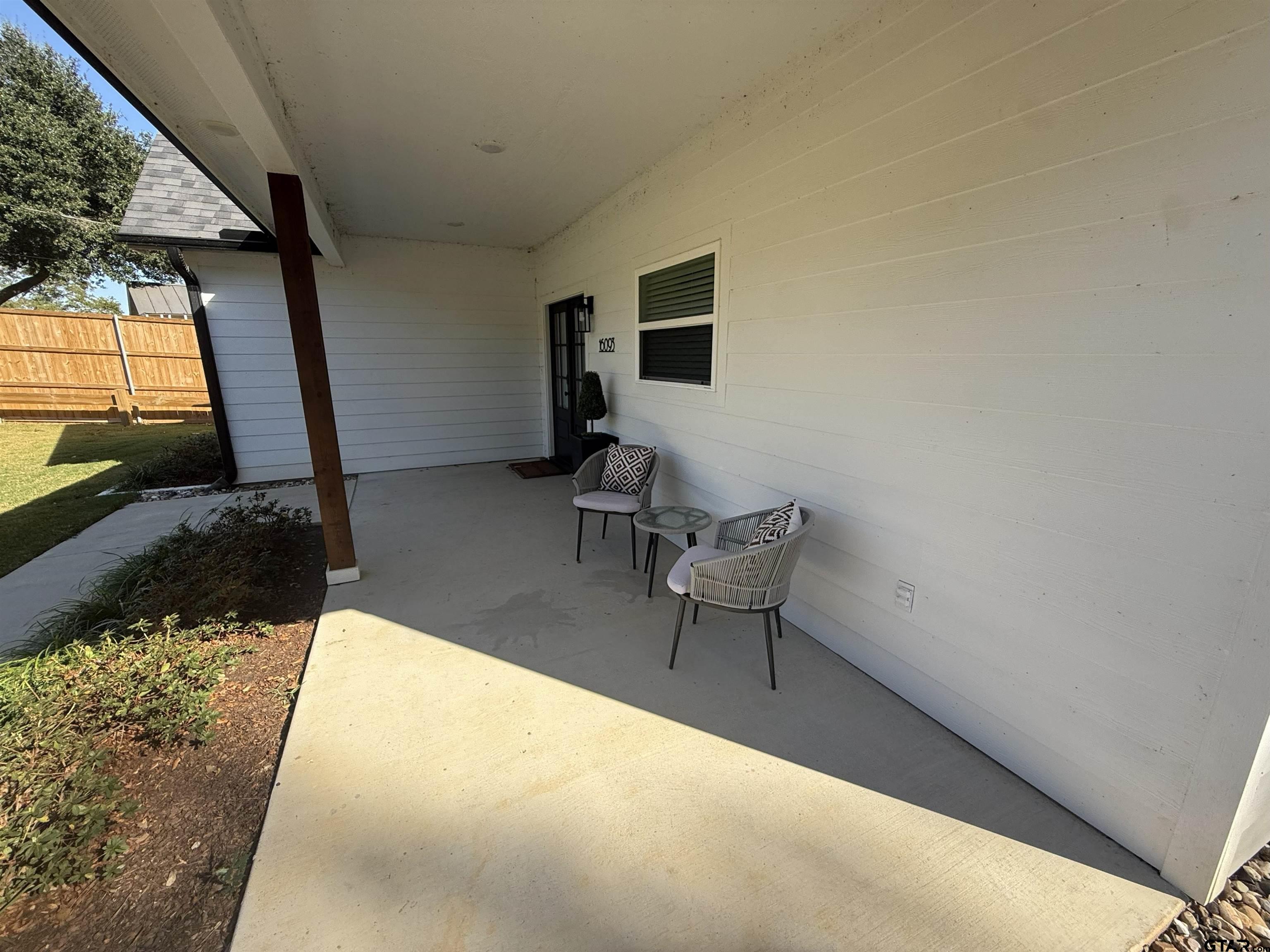 16093 County Road 189 West Flint, TX 75762 - Photo 9 of 46 a view of a living room and bathroom