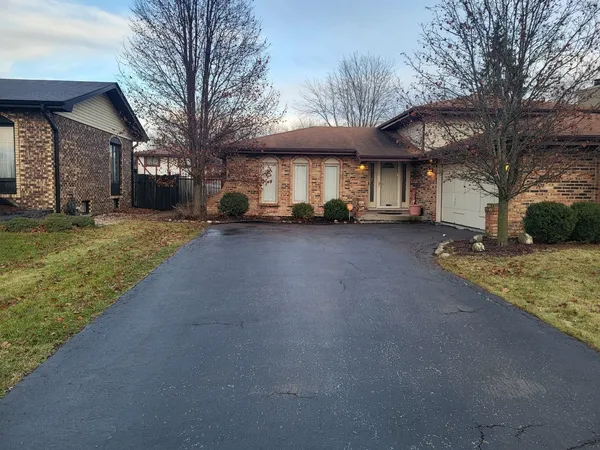 $267,000 | 18555 Old Farm Road, Lansing, IL 60438