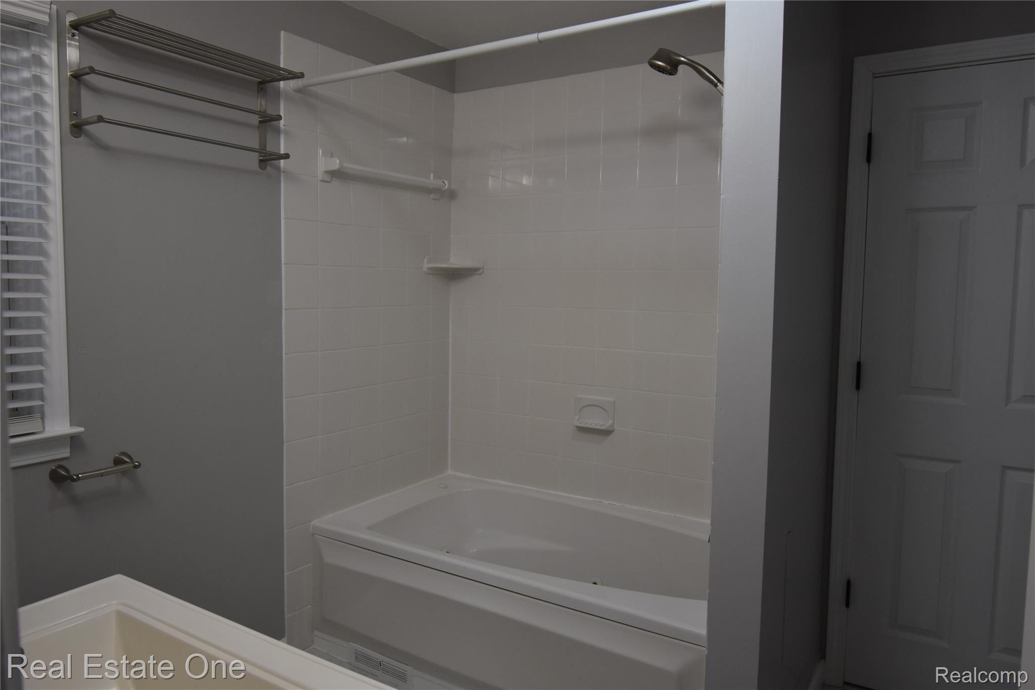 4195 Demode Road Holly, MI 48442 - Photo 32 of 58 Full Bath