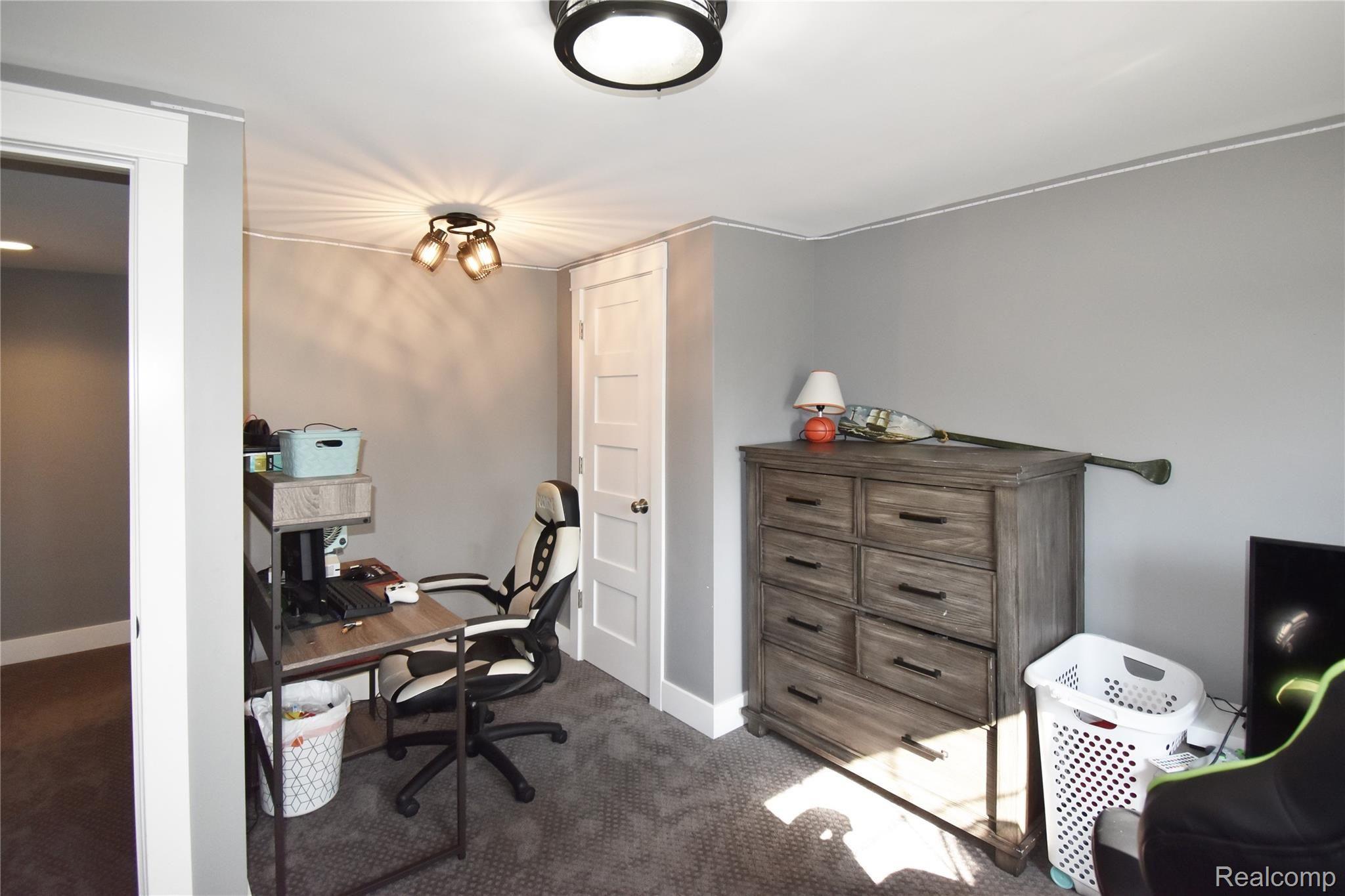 431 Deland Road Flushing, MI 48433 - Photo 19 of 29 DSC_0060.jpg