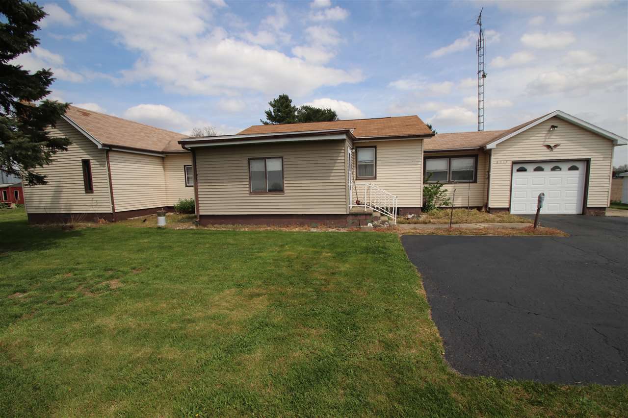 8913 11th Road Plymouth, IN 46563 - Photo 2 of 27
