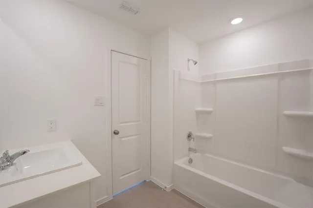 $1,695 | 3905 Pontchartrain Parkway, Sherman, TX 75090