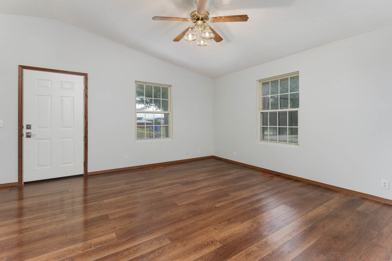 101 South State Street Danvers, IL 61732 - Photo 8 of 39
