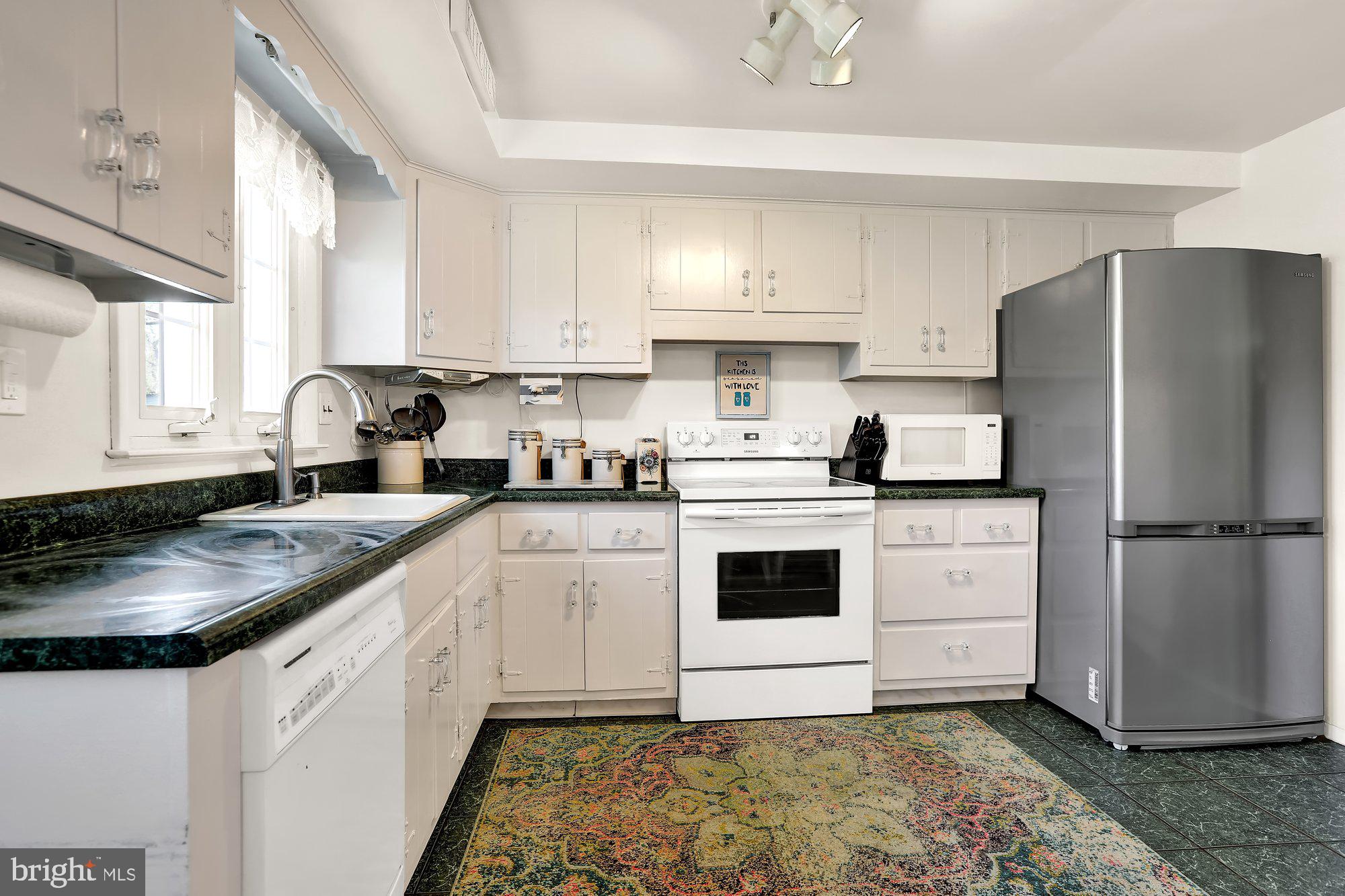 250 Mallard Road Holland, PA 18966 - Photo 10 of 32 Kitchen