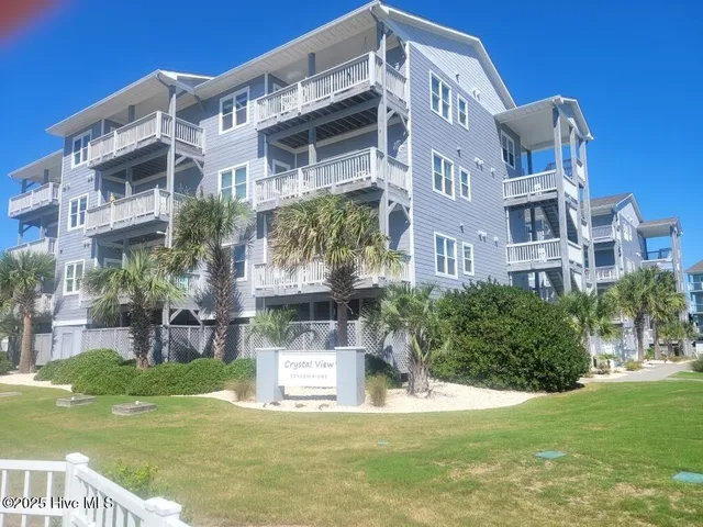 $2,200 | 108 Pelican Drive, Unit H, Atlantic Beach, NC 28512