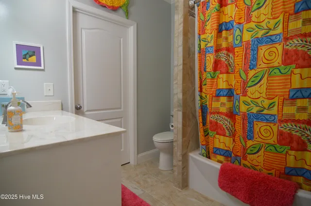 $2,200 | 108 Pelican Drive, Unit H, Atlantic Beach, NC 28512