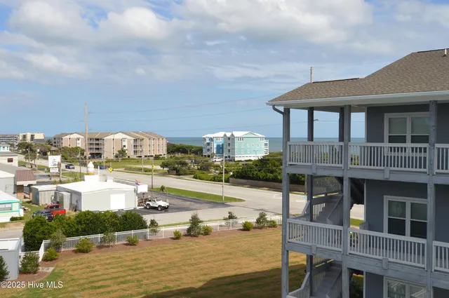 $2,200 | 108 Pelican Drive, Unit H, Atlantic Beach, NC 28512