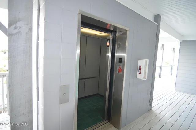 $2,200 | 108 Pelican Drive, Unit H, Atlantic Beach, NC 28512