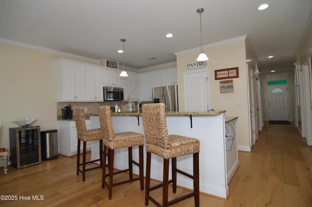 $2,200 | 108 Pelican Drive, Unit H, Atlantic Beach, NC 28512