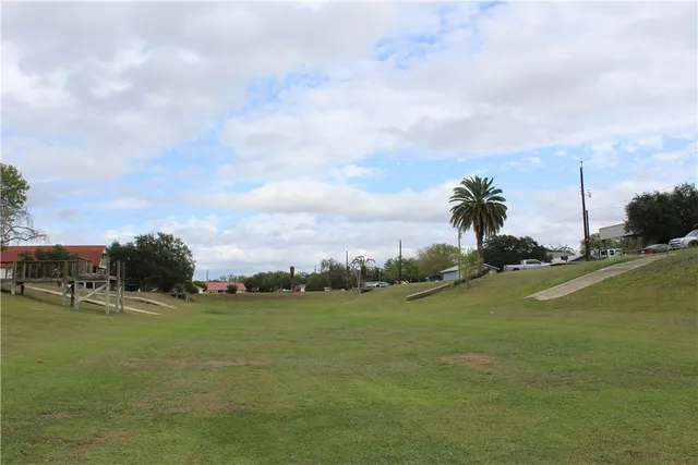 $305,000 | 125 Lagarto Ferry, Mathis, TX 78368