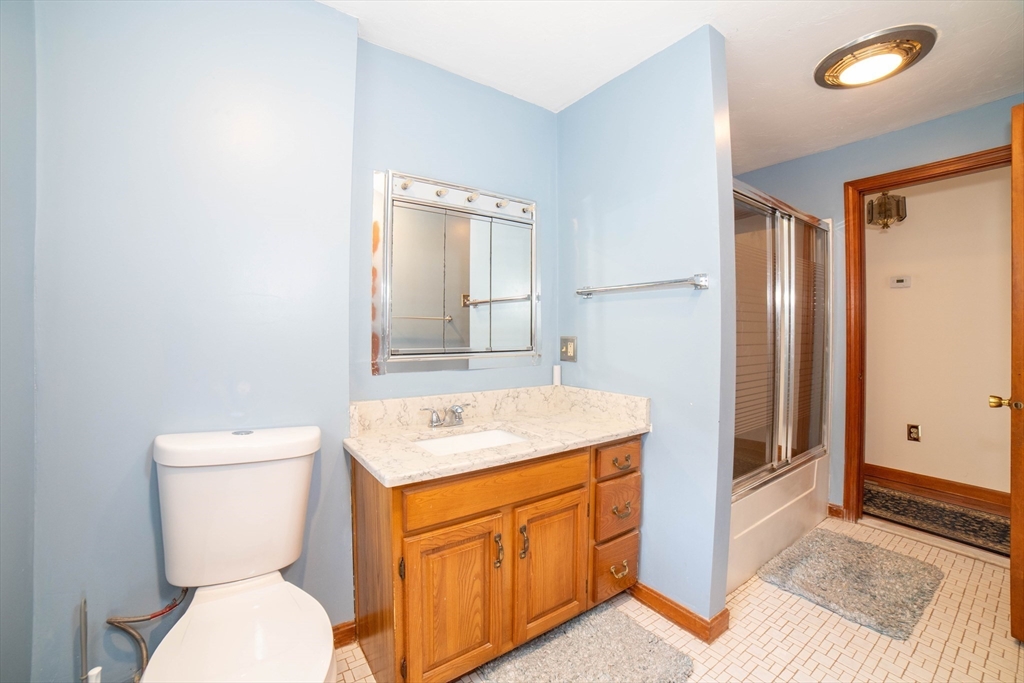 8 Minthorne Street Worcester, MA 01603 - Photo 24 of 30