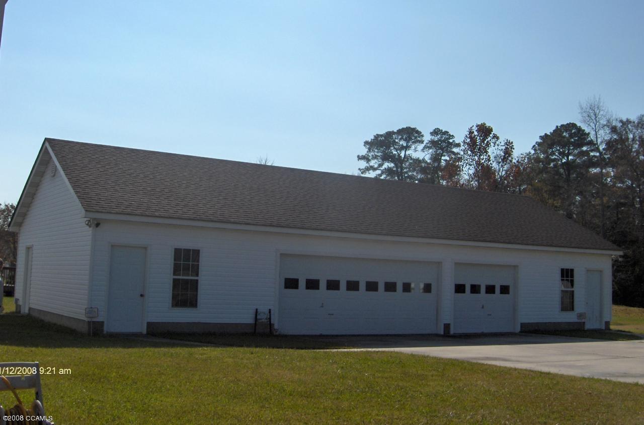 341 Ball Farm Road Newport, NC 28570 - Photo 2 of 10 Garage