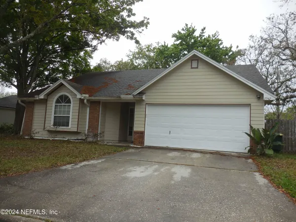 $2,100 | 2942 Rockford Falls Drive North, Jacksonville, FL 32224