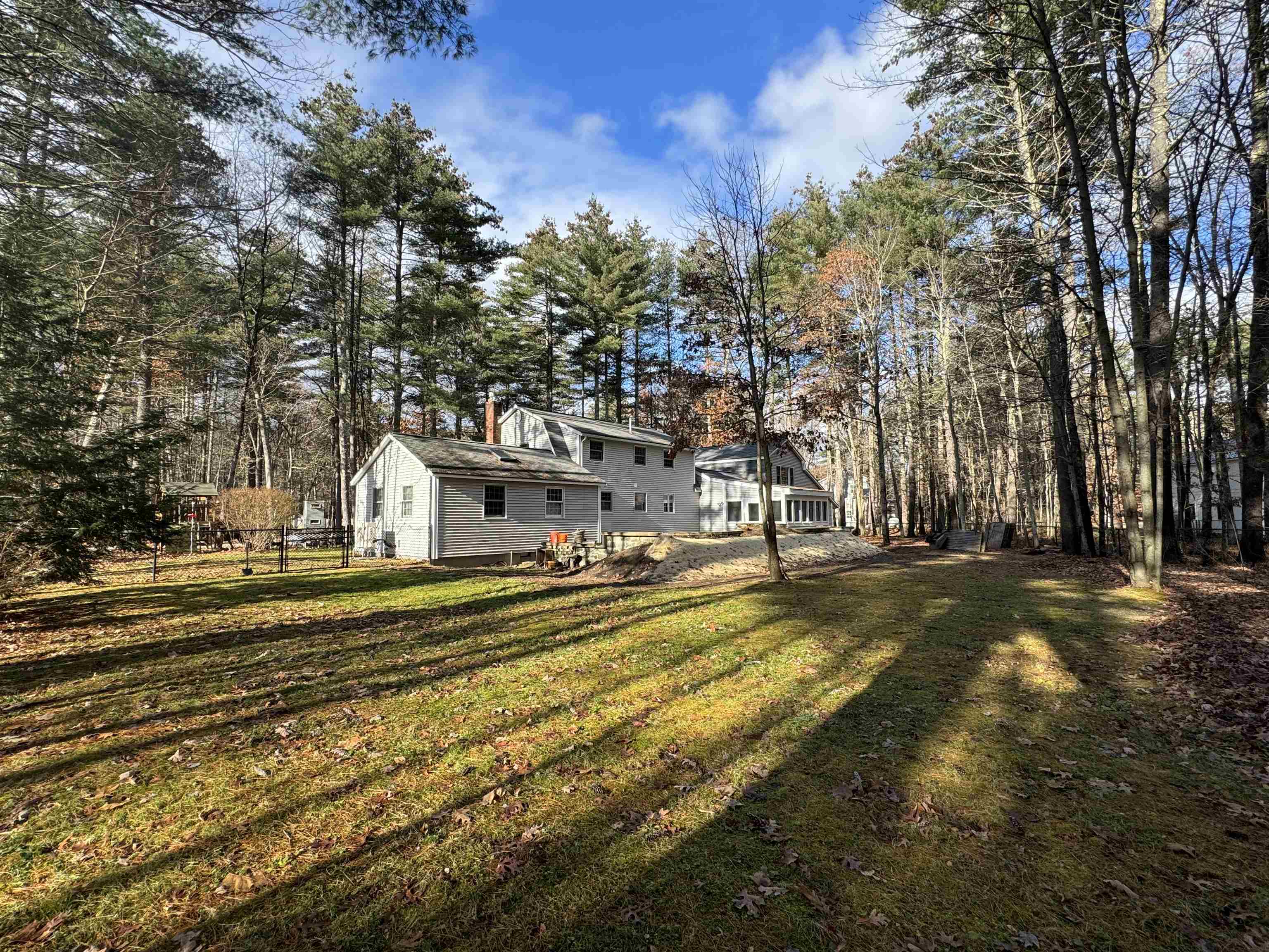 11 Warren Way Amherst, NH 03031 - Photo 13 of 34