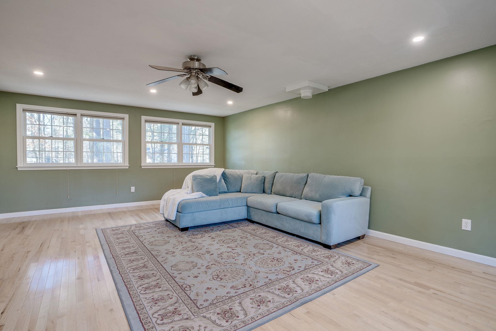 11 Warren Way Amherst, NH 03031 - Photo 14 of 34