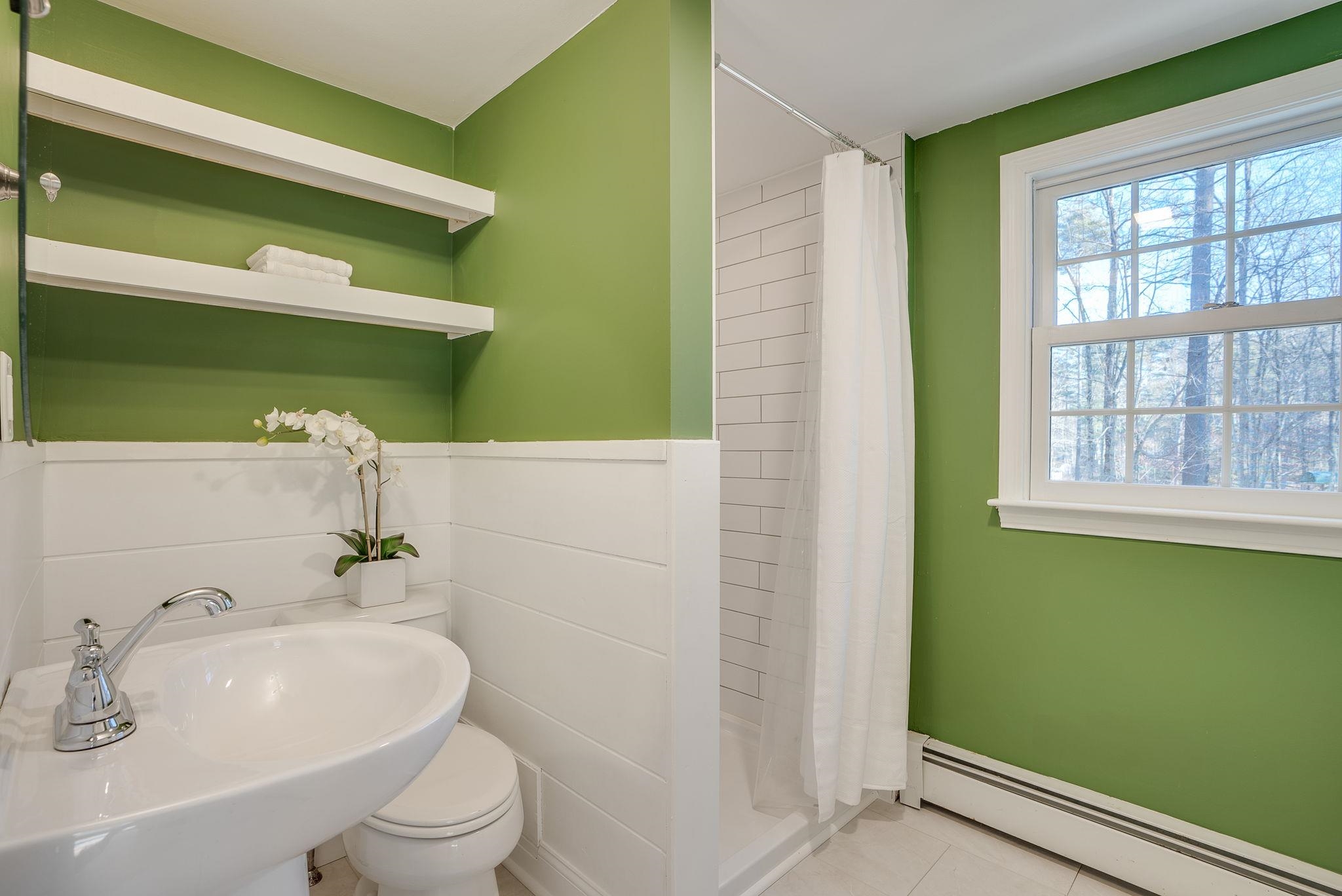 11 Warren Way Amherst, NH 03031 - Photo 16 of 34